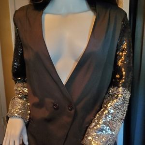 Excellent preowned blazer eight sequin sleeves